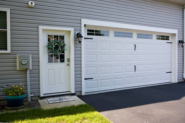 24/7 Emergency Garage Door Panel Replacement experts in Aubrey, TX